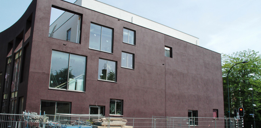 Nieuwbouw theater De Leest uit de steigers
