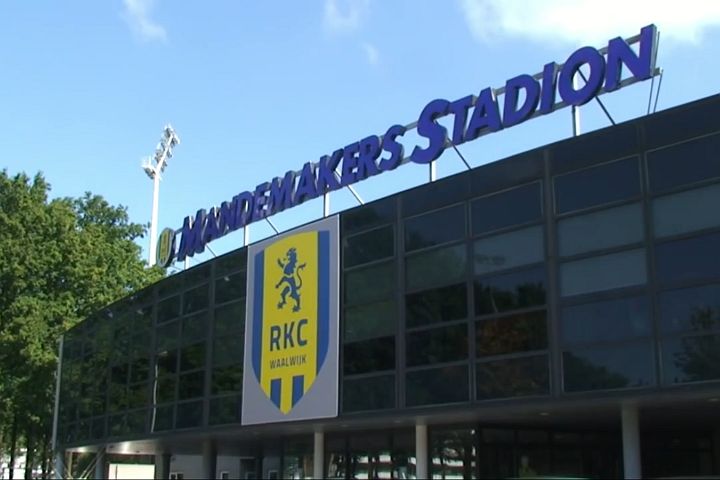 (video) Zijdes RKC-stadion krijgen nieuw kleurtje
