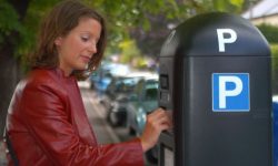 Nieuwe parkeerautomaten in Waalwijk draaien volledig op zonne-energie