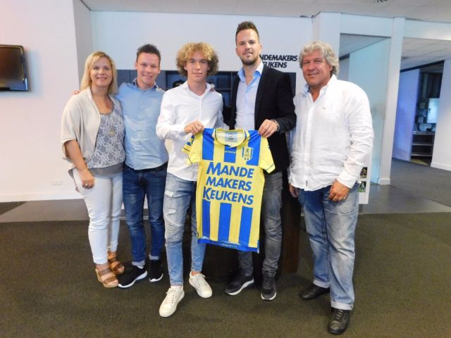 Nikki Baggerman Tekent Eerste Profcontract Bij Rkc Waalwijk