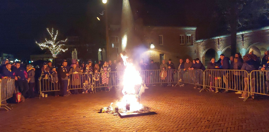 De Langstraat sluit carnaval af (Video)