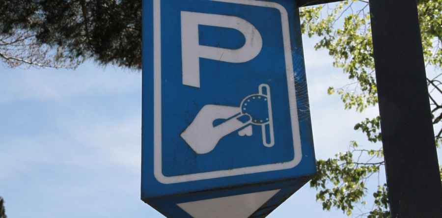 Nieuwe laadpalen en meer parkeerautomaten in Waalwijk