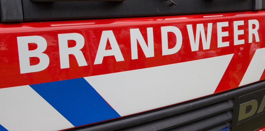 Brandweer bevrijdt kind na klimpartij