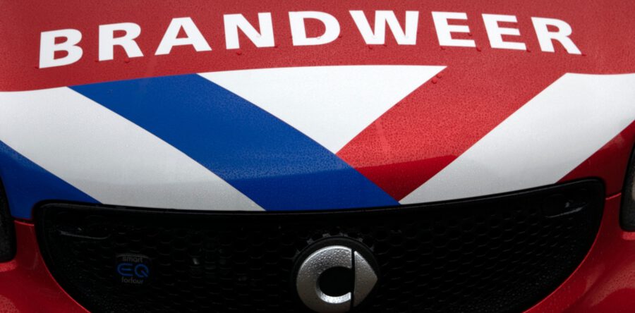 Brand ontstaat in rijdende auto