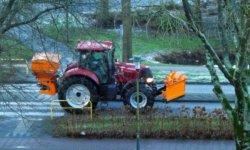 Winterse gladheid in De Langstraat: strooien gestart