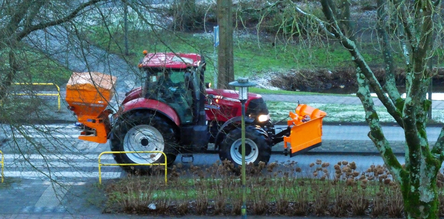 Winterse gladheid in De Langstraat: strooien gestart