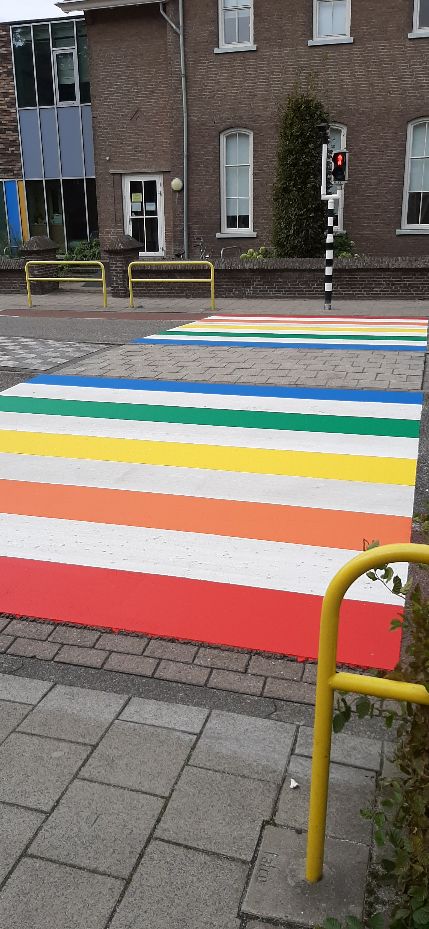 Regenboogzebrad Waalwijk kan eindelijk worden gebruikt