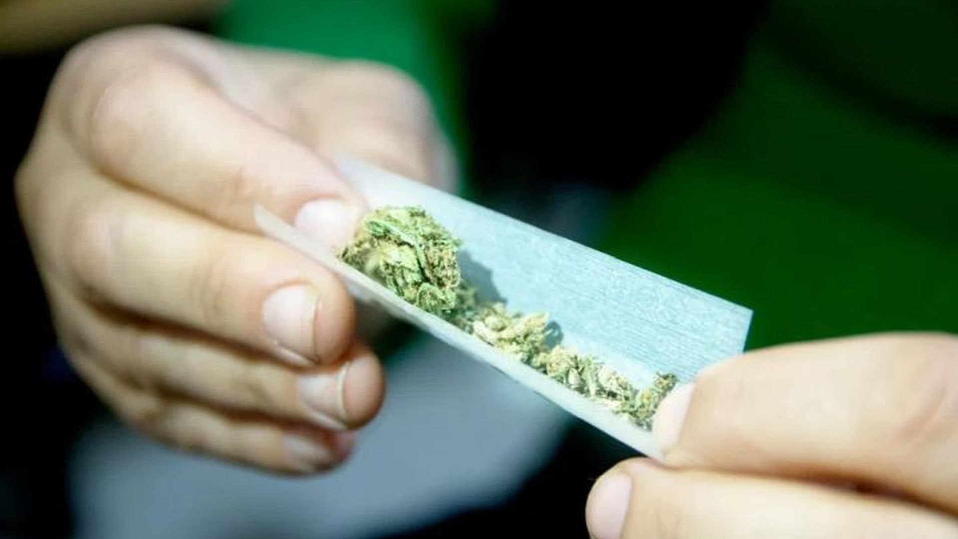 Wagen vol druggerelateerde goederen ontdekt bij verkeerscontrole