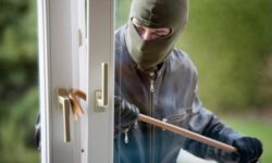 Politie Waalwijk attendeert mensen op inbraken na nieuwe huisbraak