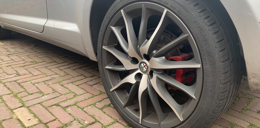 290 auto’s gecontroleerd tijdens bandenspanningsactie in Waalwijk