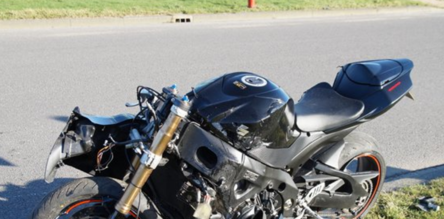 Auto belandt ondersteboven in Oudheusden, na botsing met motorrijder