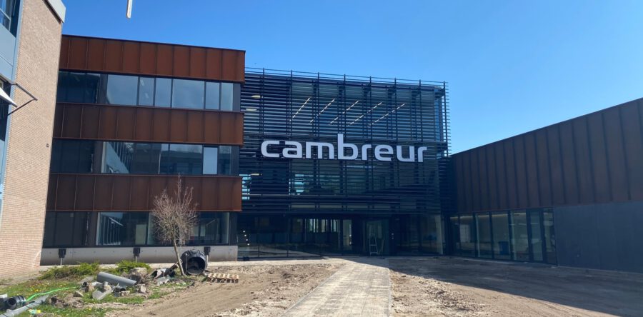 Leerlingen Cambreur College in debat met raad en college