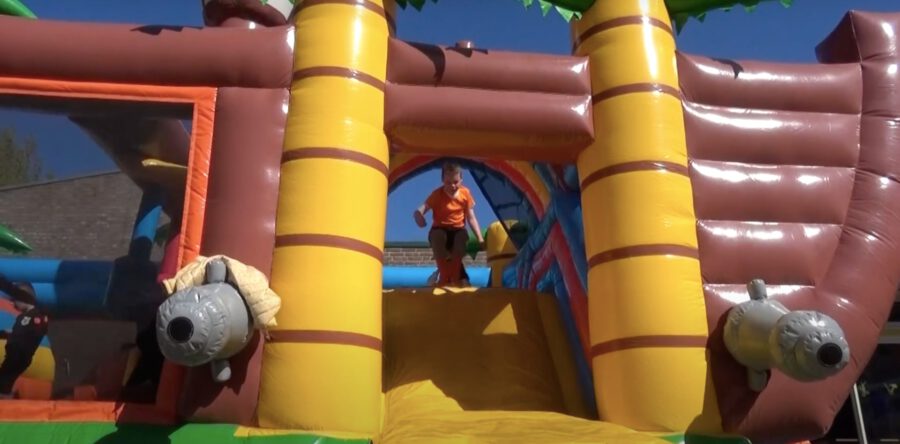 Koningsspelen op basisschool De Biezenkring in Dongen (Video)