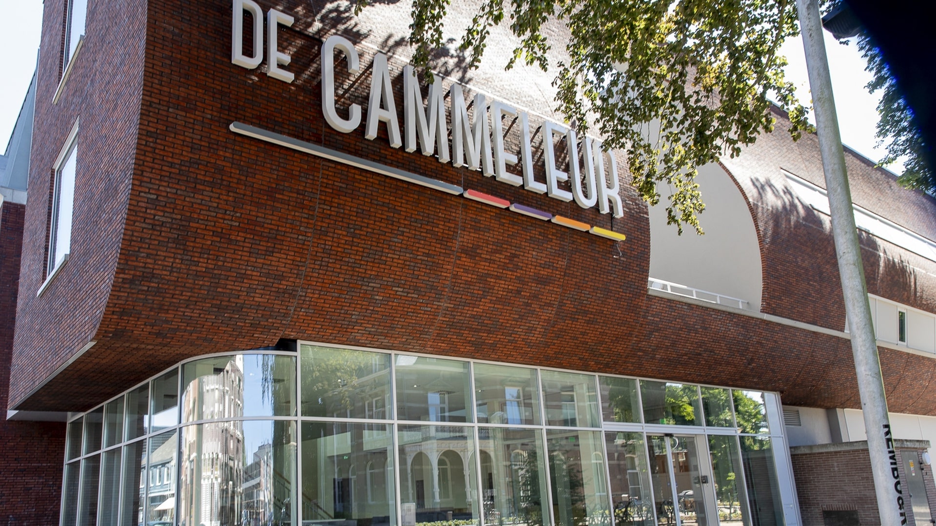 Deel terras De Cammeleur afgesloten door ontdekking doorbuiging plafond