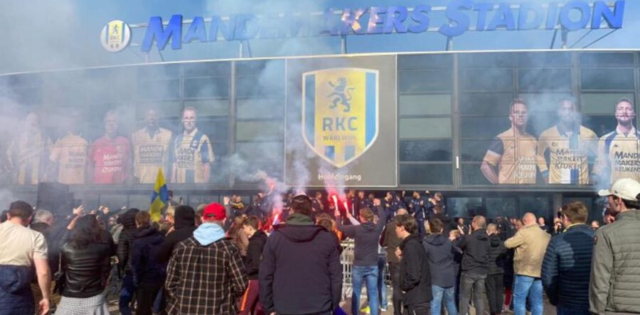 RKC-supporters vieren handhaving Eredivisie