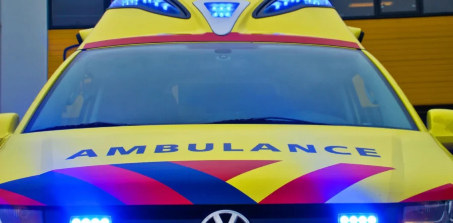 Fietsster gewond geraakt door aanrijding op rotonde