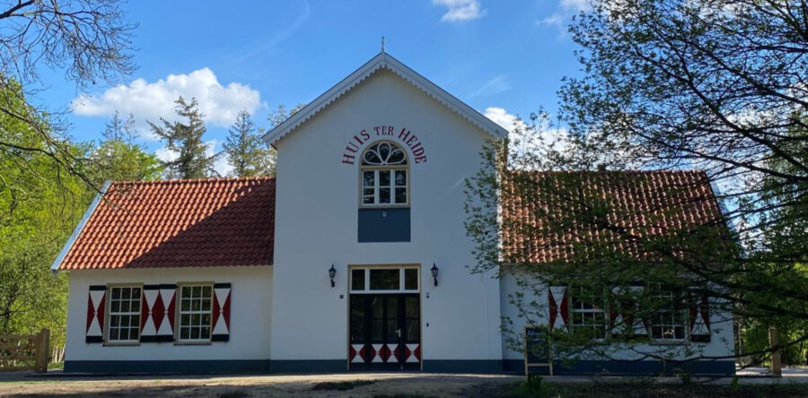 Nieuwe natuurbegraafplaats bij Huis ter Heide (Video)