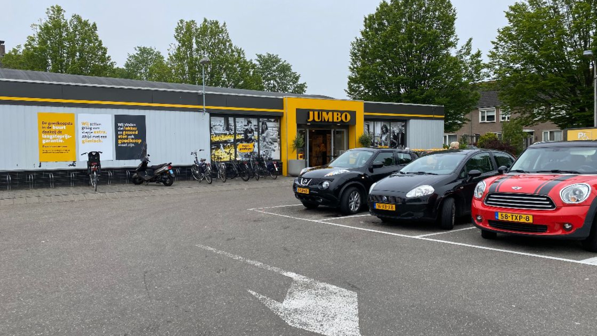 Vechtpartij in Jumbo aan de Grotestraat in Waalwijk