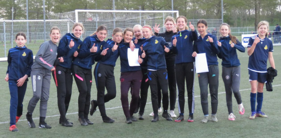 Succesvolle clinic geeft vertrouwen voor meidenvoetbal