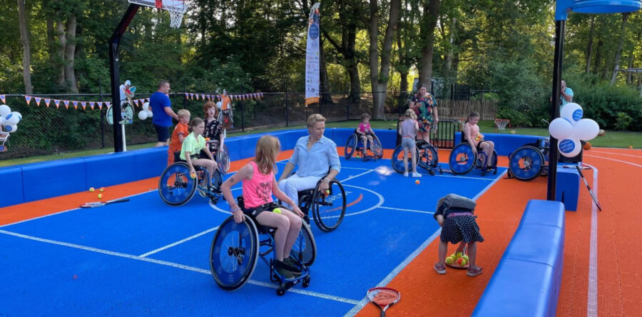 Topsportster Esther Vergeer opent haar eerste Sport Court bij Villa Pardoes (Video)