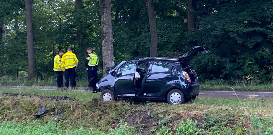 Automobiliste raakt zwaargewond bij eenzijdig ongeval