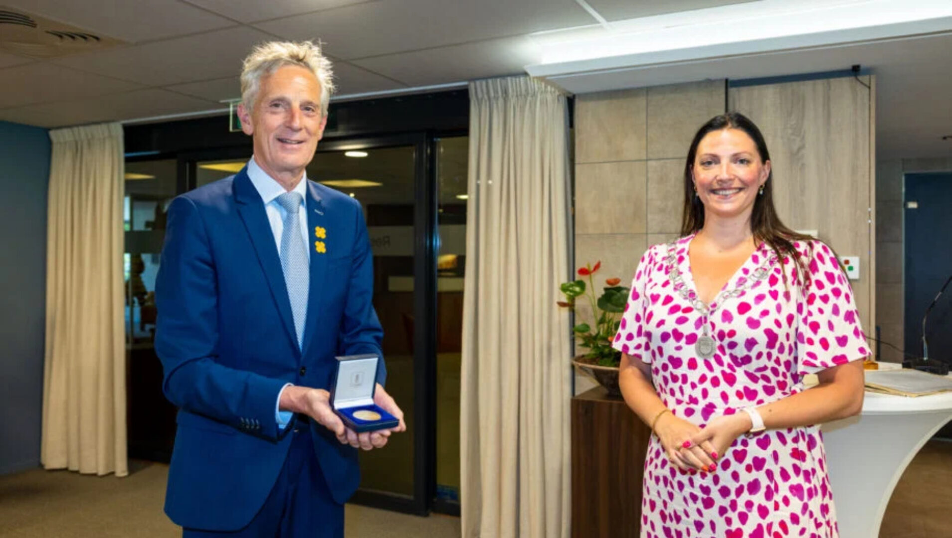 Gemeentelijke erepenning voor directeur Molenwijck