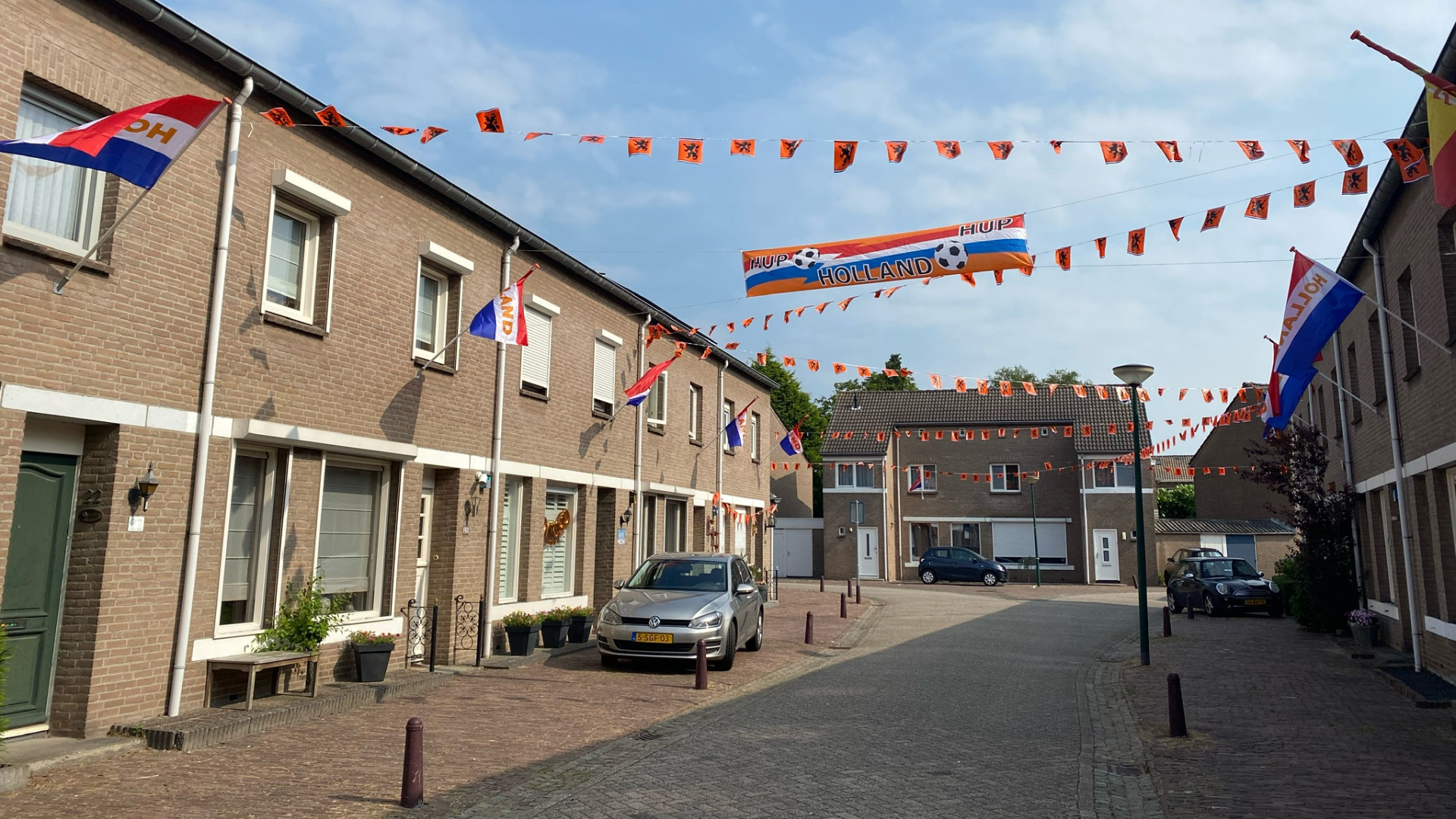 Kaatsheuvel kleurt oranje (Video)