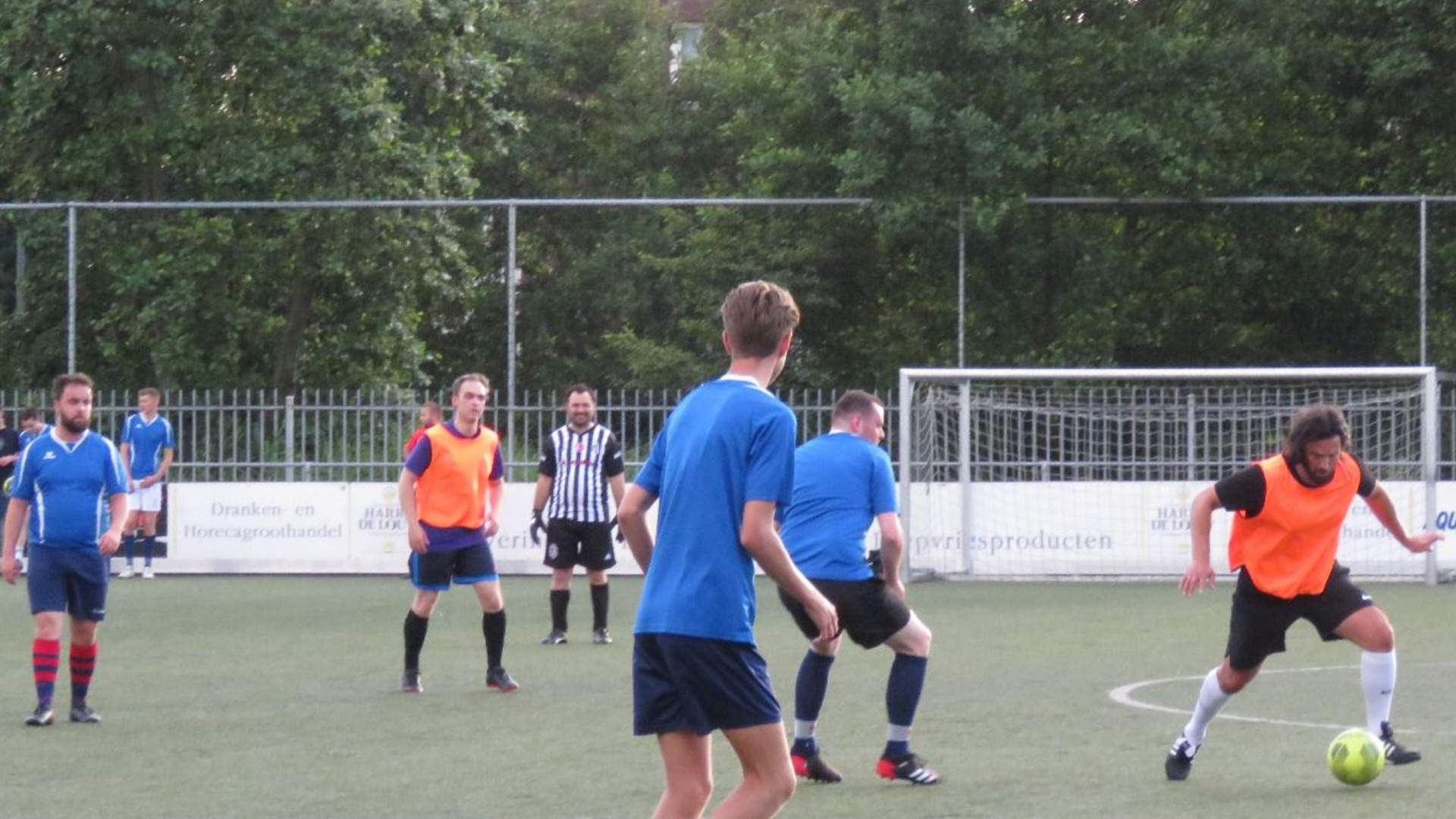 Teams RWB strijden om winst in onderling toernooi