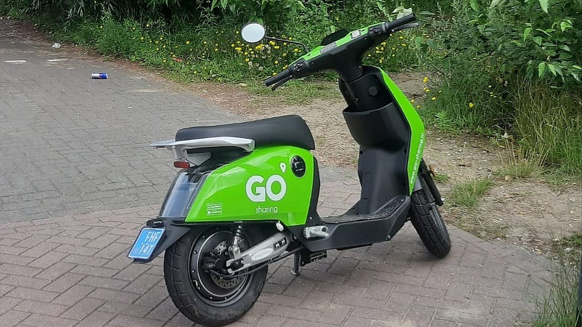 Zonder AM-rijbewijs op een GO-scooter