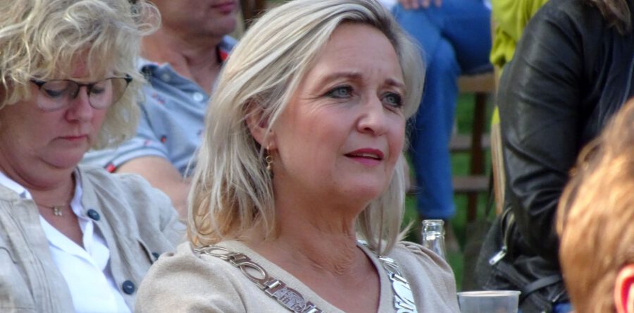 Burgemeester Ausems over wolf: ‘Naast vee ook wolf beschermen’