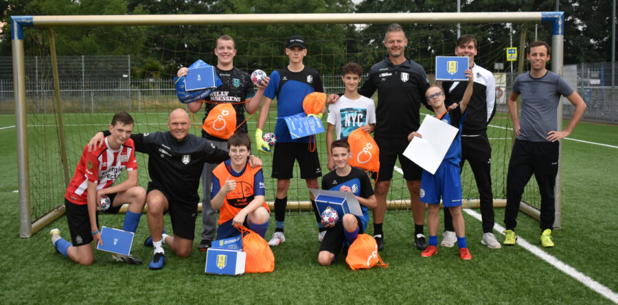G-voetballers RKDVC verrast door trainers RKC Waalwijk
