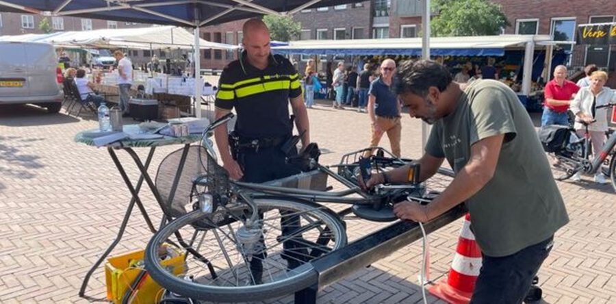 Fietsen graveren tegen diefstal (Video)