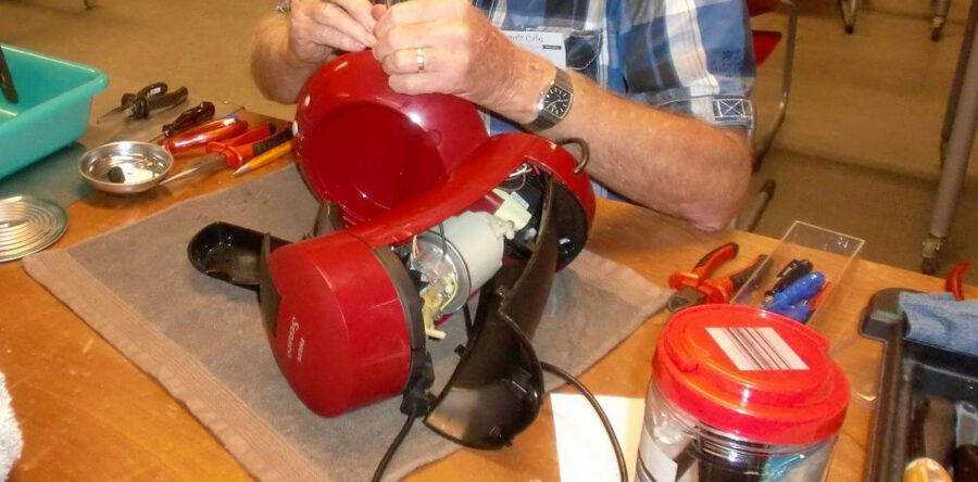Repair Café Sprang-Capelle op donderdagmiddag 12 mei