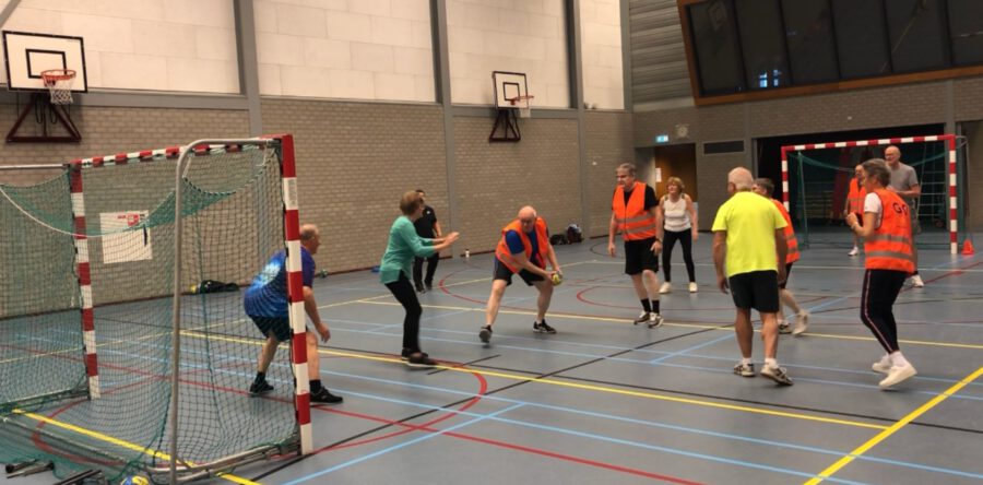 Eerste training walking handbal (Video)