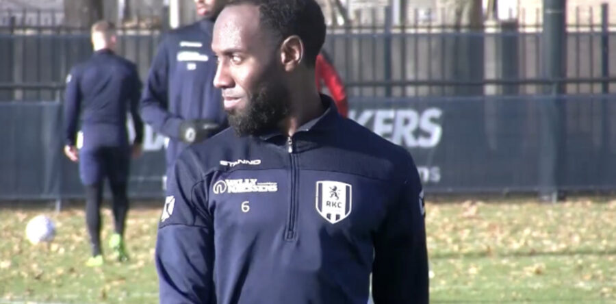 RKC-speler Vurnon Anita verwacht stunt tegen zijn oude club Ajax: ‘We hebben de laatste wedstrijden van Ajax ook gezien’ (Video)