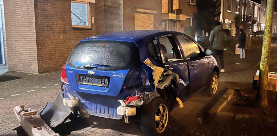 Auto opgeblazen in Waalwijk