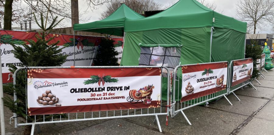 Oliebollen kopen vanuit de auto in Kaatsheuvel (Video)