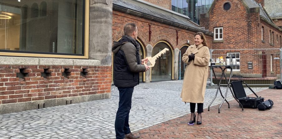 Schoenen van beroemdheden ‘openingsact’ Schoenenkwartier Waalwijk