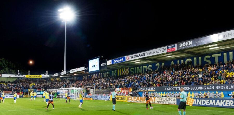 Haagse bronnen: ‘Stadions en clubs volledig open’