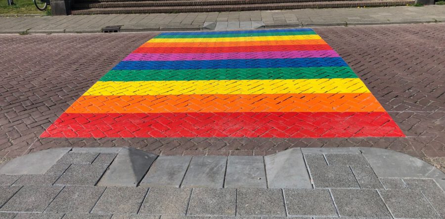 Regenboogpaden aangelegd in Dongen (Video)