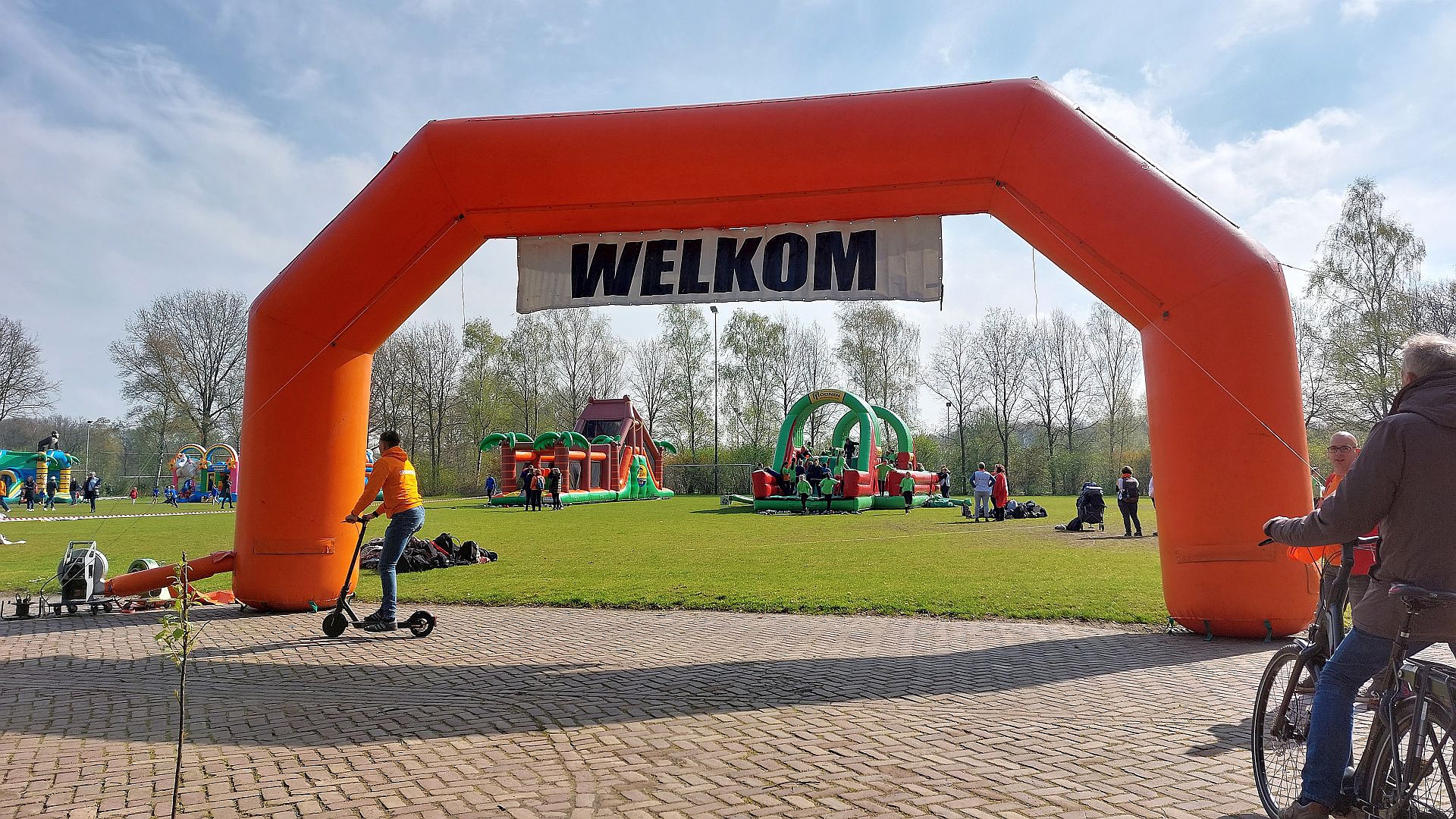 Koningsspelen aan de Eikendijk (Video)