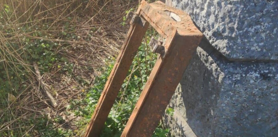 Kunstenares Esther Verschure vindt deel kunstwerk terug