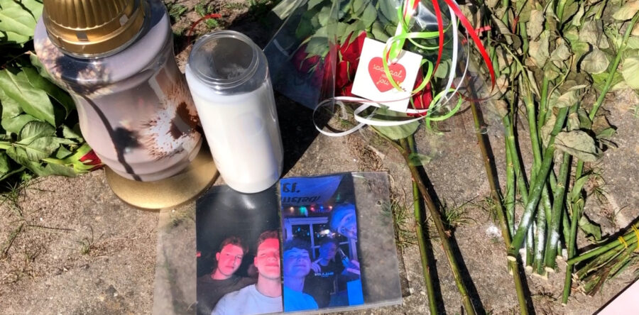 Bloemen bij plek waar jongens verongelukten (Video)