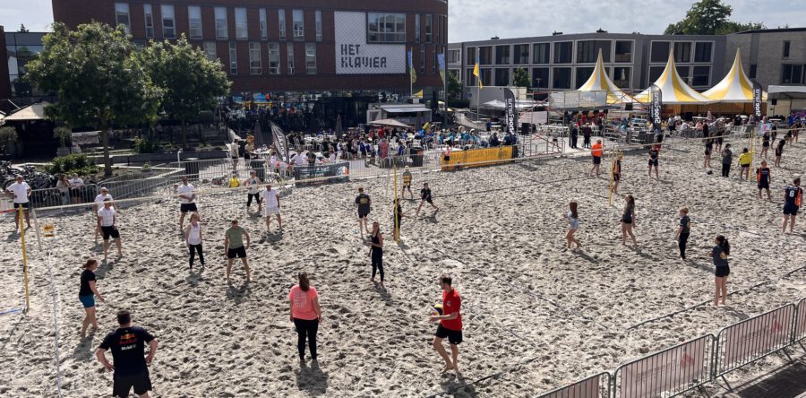 VC Condor Beachvolleybaltoernooi drukbezocht