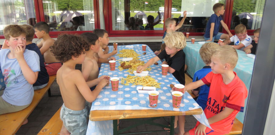 Gezellige dagen bij tentenkampje RWB Waalwijk