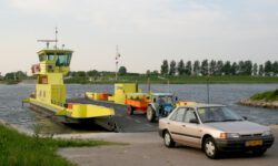 Bijna een miljoen euro voor verduurzamen veerponten Noord-Brabant