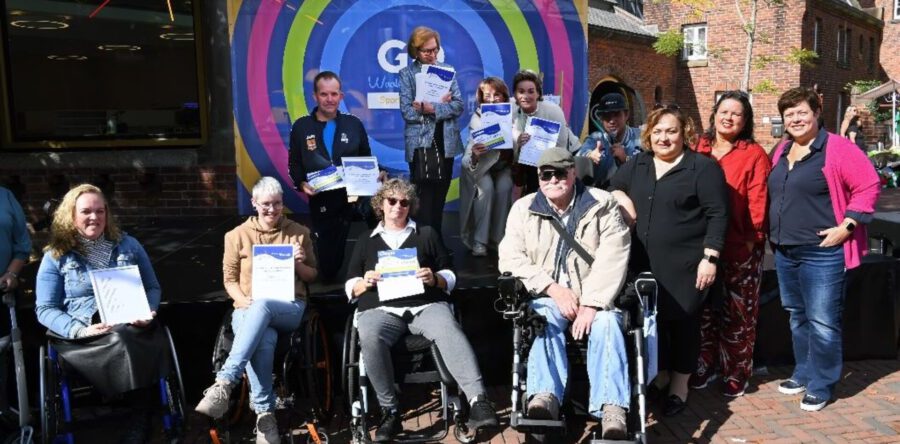 Platform Inclusief Waalwijk wint cheque van 750 euro
