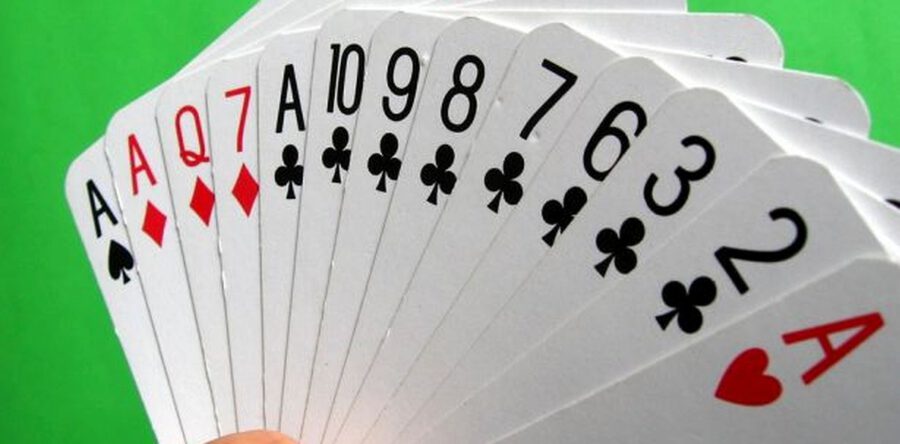 Elke week op dinsdagmiddag bridgen in de Cammeleur