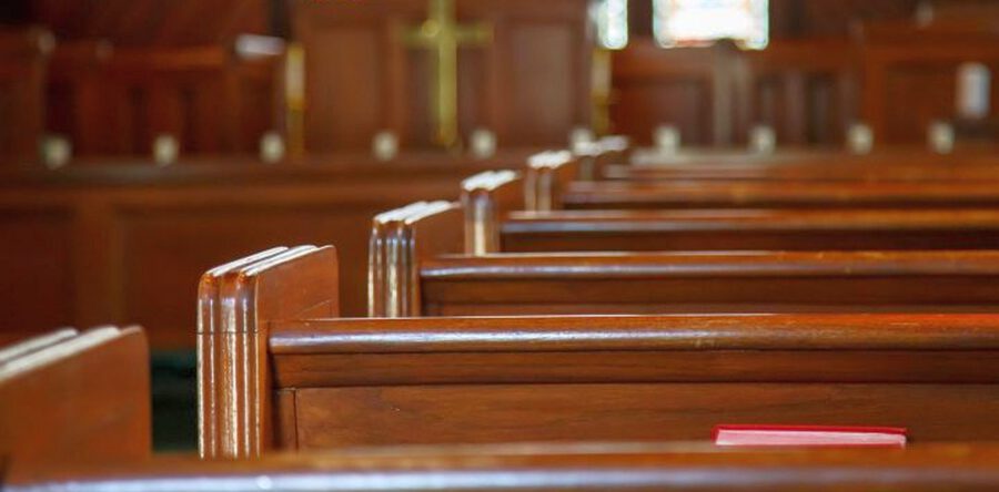 Energiecrisis in de kerk: dikke jassen en sjaal tijdens de diensten