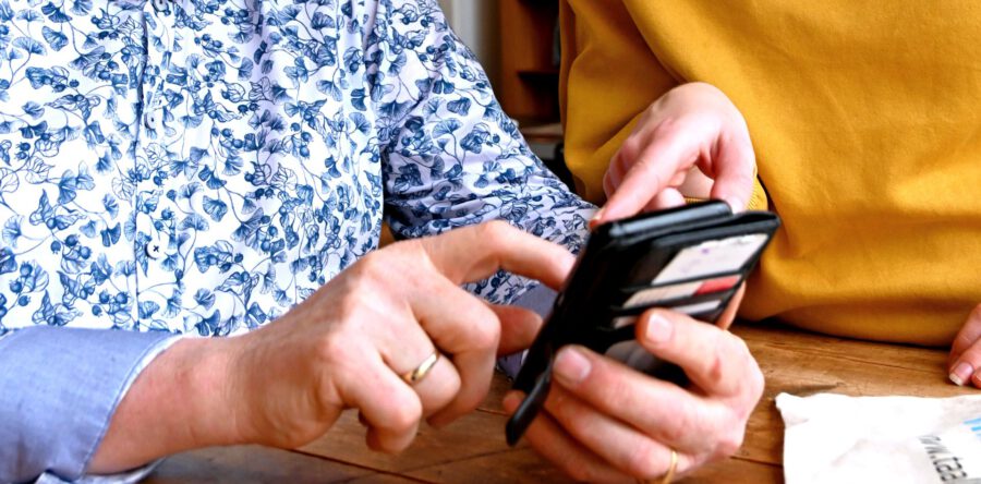 Moeite met lezen en schrijven? Durf te praten!